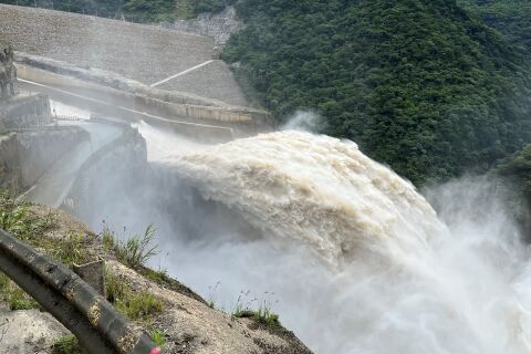 Installation of penstocks for Ituango Hydroelectric Project - Colombia